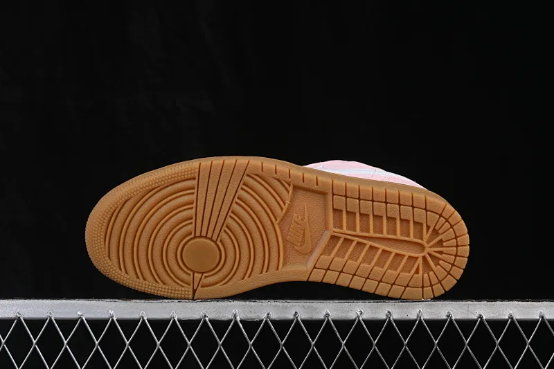 All categories Air Jordan Jordan series basketball shoes Air Jordan 1 Low Air Jordan 1 Low AJ1 Joe 1 raw rubber powder low-top basketball shoes DC0774-601